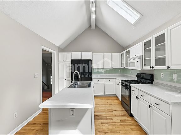 4th image of 2262 Byron Ct SW