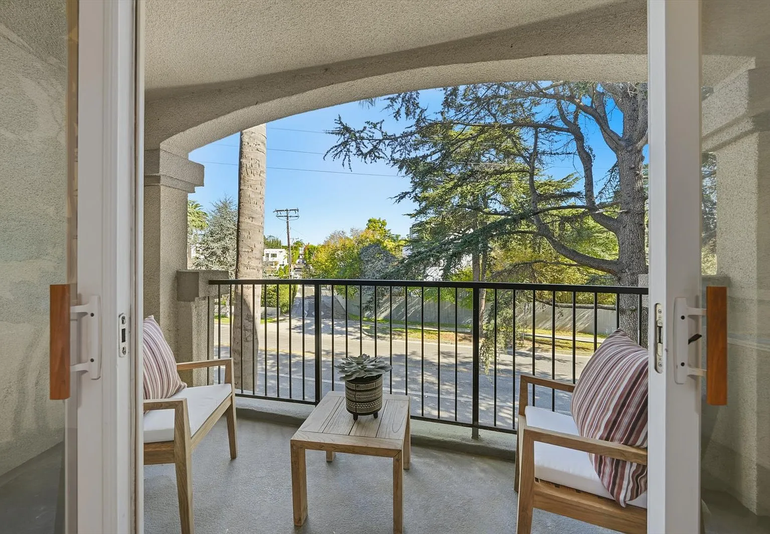 2 bed, 1182 sqft, $4,750 — Photo 2
