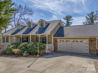 11 Terrapin Trl, Flat Rock, NC 28731