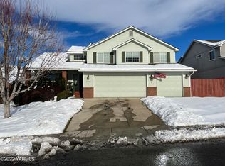 4911 Overbluff Dr, Yakima, WA 98901