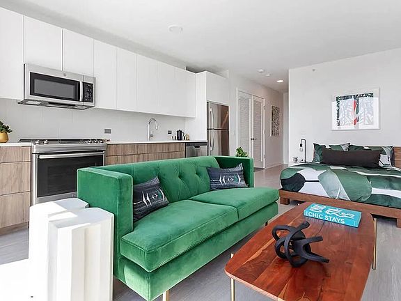 4th image of 2335 N Lincoln Ave APT 1614