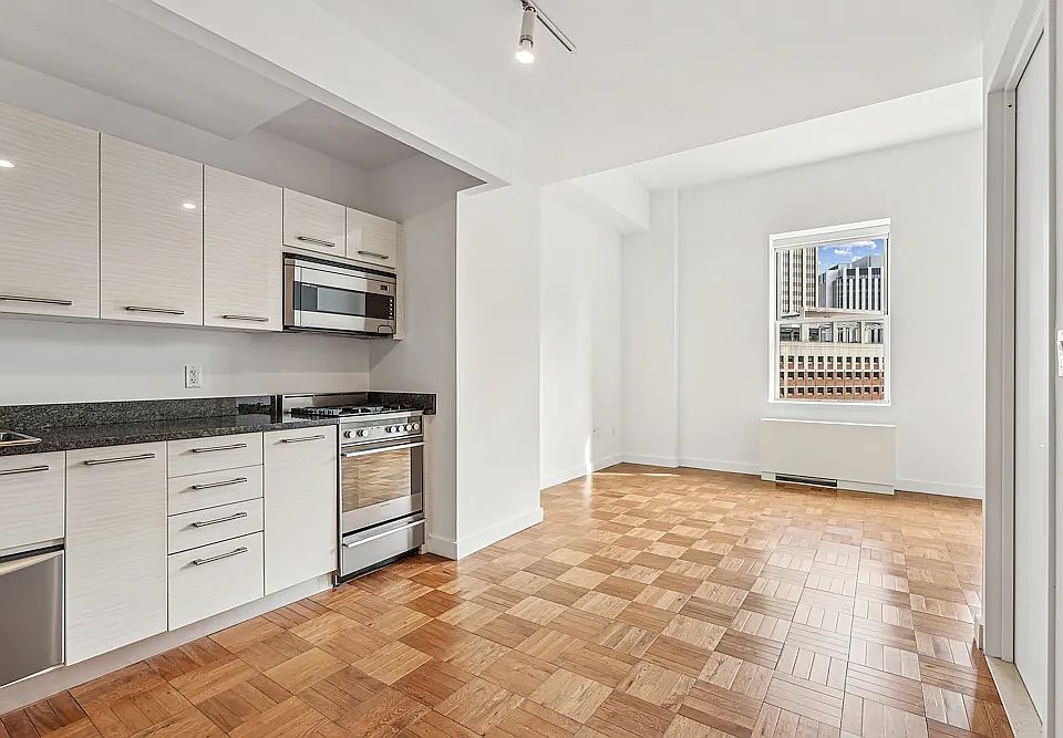 1st image of 20 Exchange Pl APT 2211