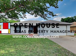 1224 N Creek Dr, Saginaw, TX 76179