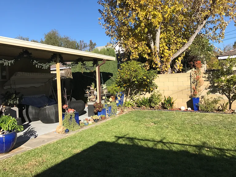 4638 Blackthorne Ave — Photo 44