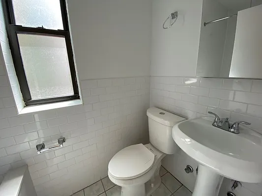 Rented by GreenVill Real Estate LLC | media 9