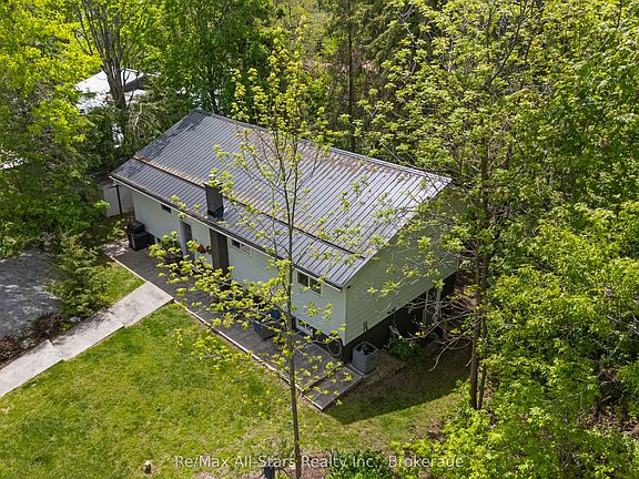 2nd image of 52 Concession Rd