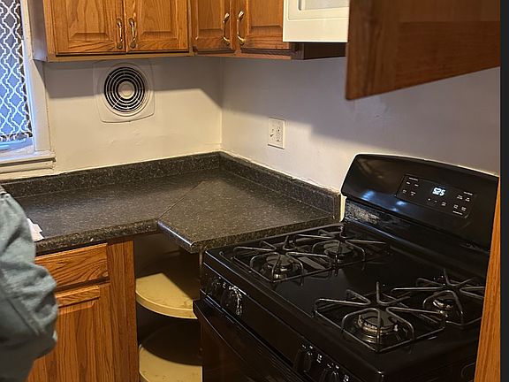 3rd image of 15815 W Lexington Ave #1