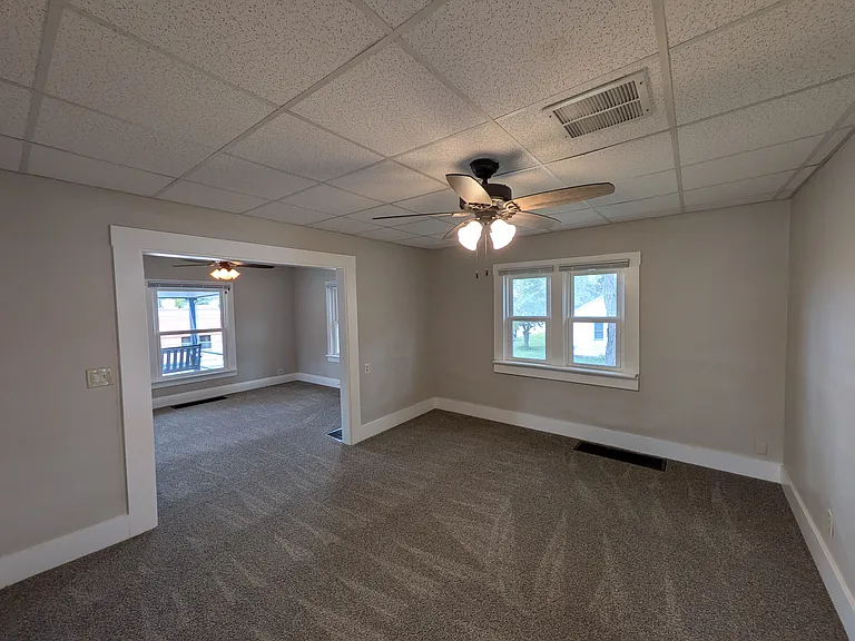 1102 Hickory St — Photo 5