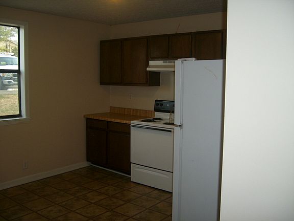 121-B Batey Circle 001_02042016