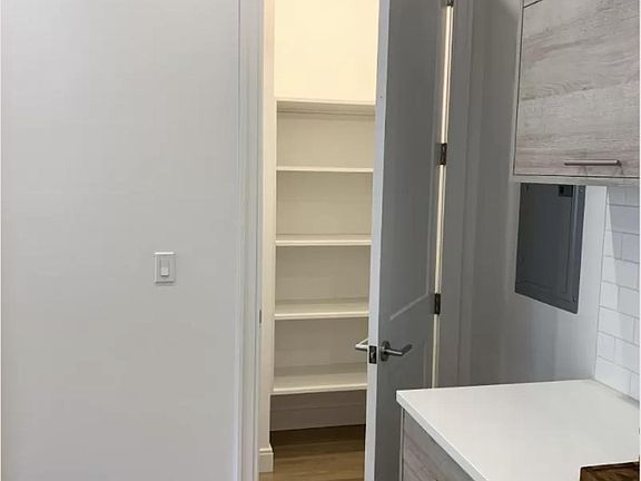 3rd image of 1325 N Wicker Park Ave APT 3