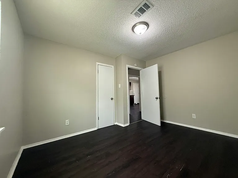 284 Gaston Ave — Photo 8