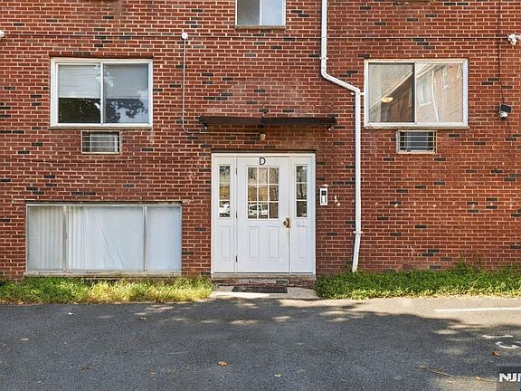 4th image of 61 Union Avenue #D2