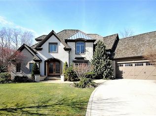 60 Hamlet Ct UNIT 6, Bratenahl, OH 44108