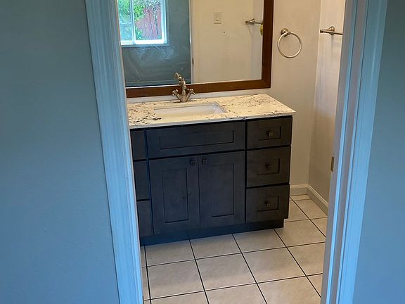 3rd image of 3138 Fairmede Dr