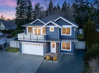 2224 Valley View Dr, Courtenay, BC V9N 8S5