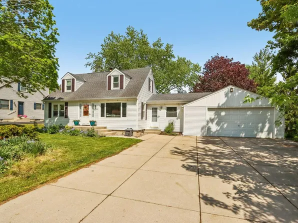 1030 Adelmann AVENUE, Brookfield, WI 53045