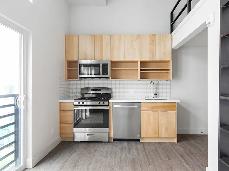 510 Broadway — Photo 13