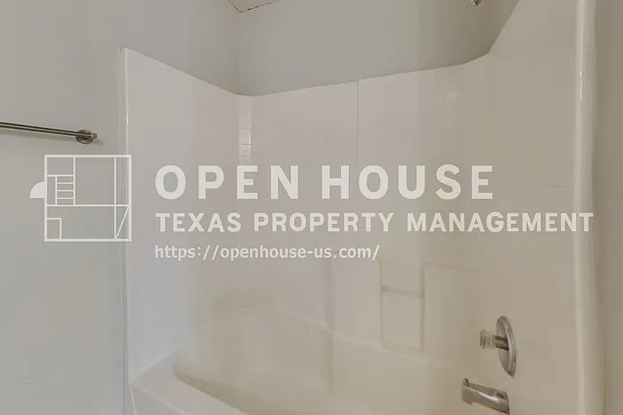 1305 Highcrest Dr — Photo 20