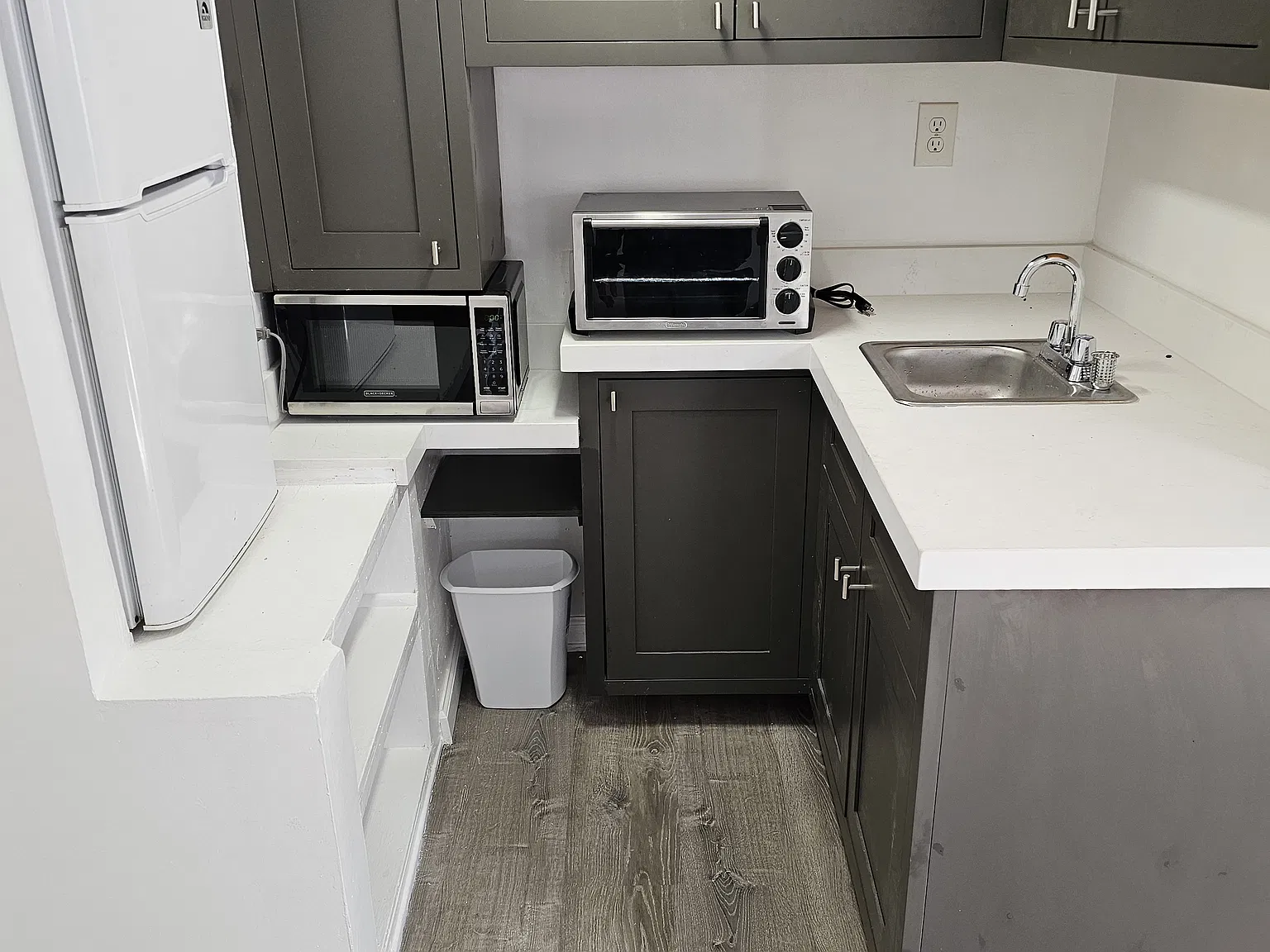 9541 Haines Canyon Ave — Photo 3