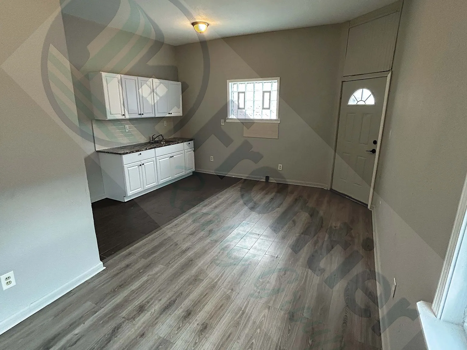 Studio, 300 sqft, $750 — Photo 3