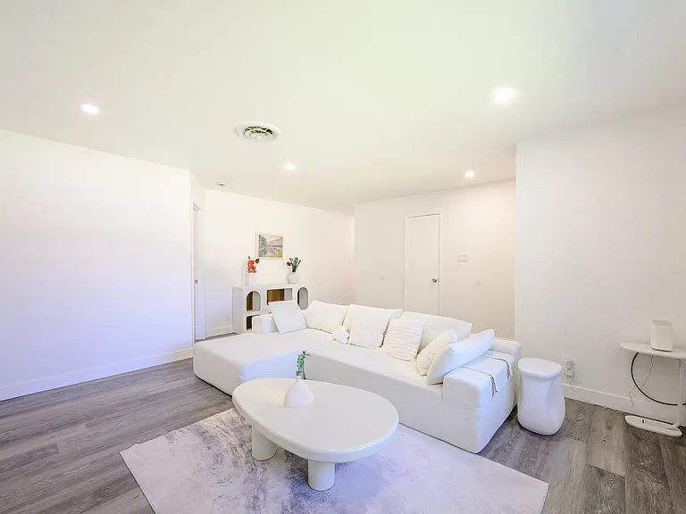 9042 El Oro Plaza Dr — Photo 11