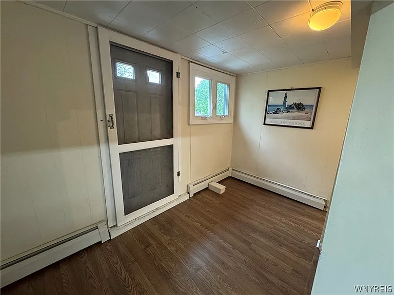 548 Potomac Ave — Photo 6