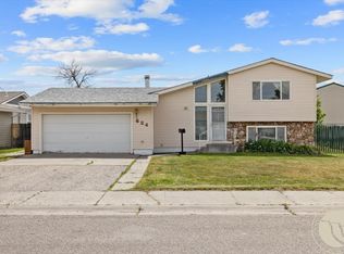 624 1st St S, Hardin, MT 59034