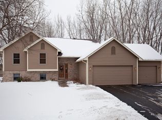 6801 Stonewood Ct, Eden Prairie, MN 55346