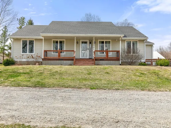 13069 Garst Trl, Indianola, IA 50125