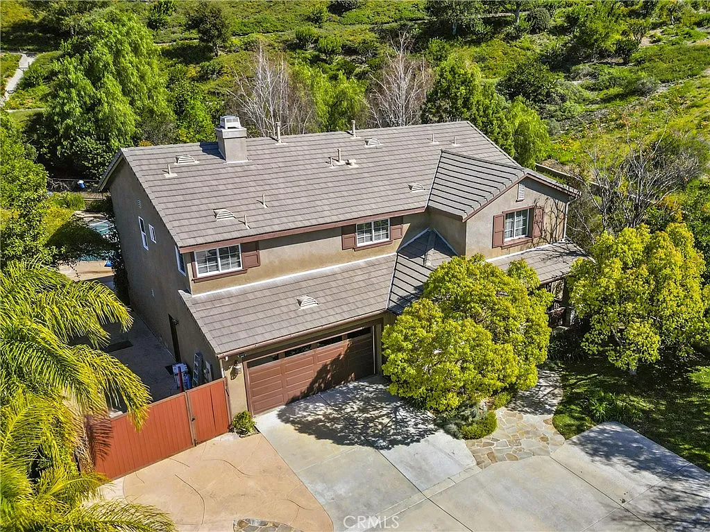 22262 Trinity Pl photo 1