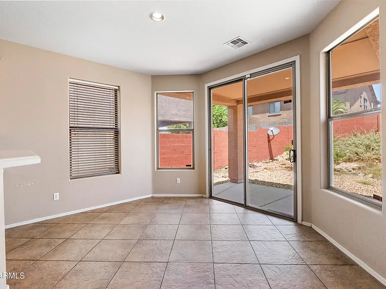 18466 W Westfall Way — Photo 3