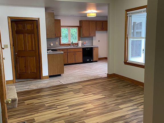 3rd image of 22 Wyman Rd