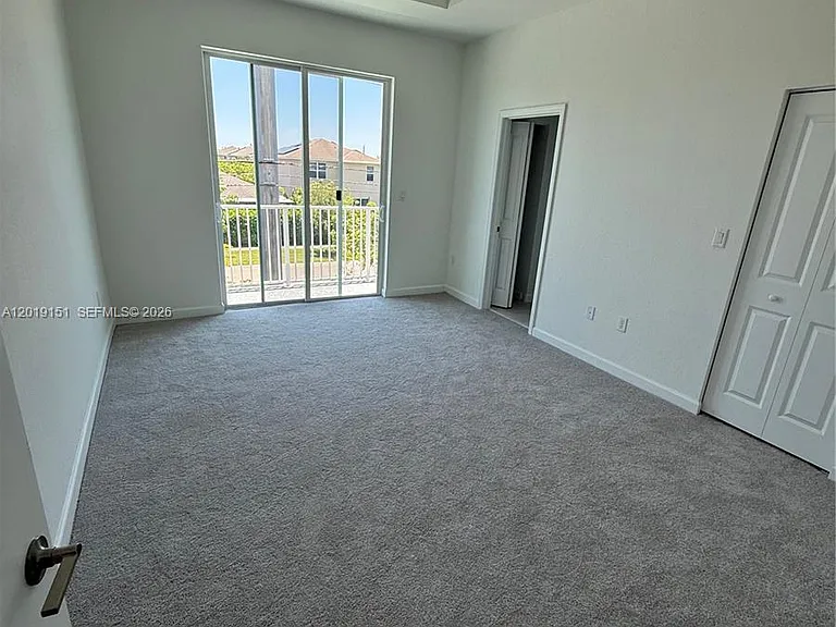630 SE 15th St #630 — Photo 9