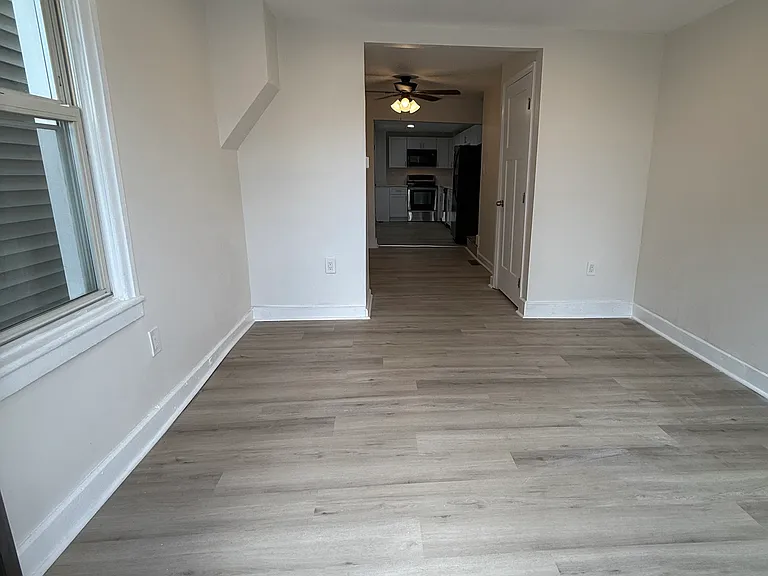 108 W Green St #110 — Photo 4