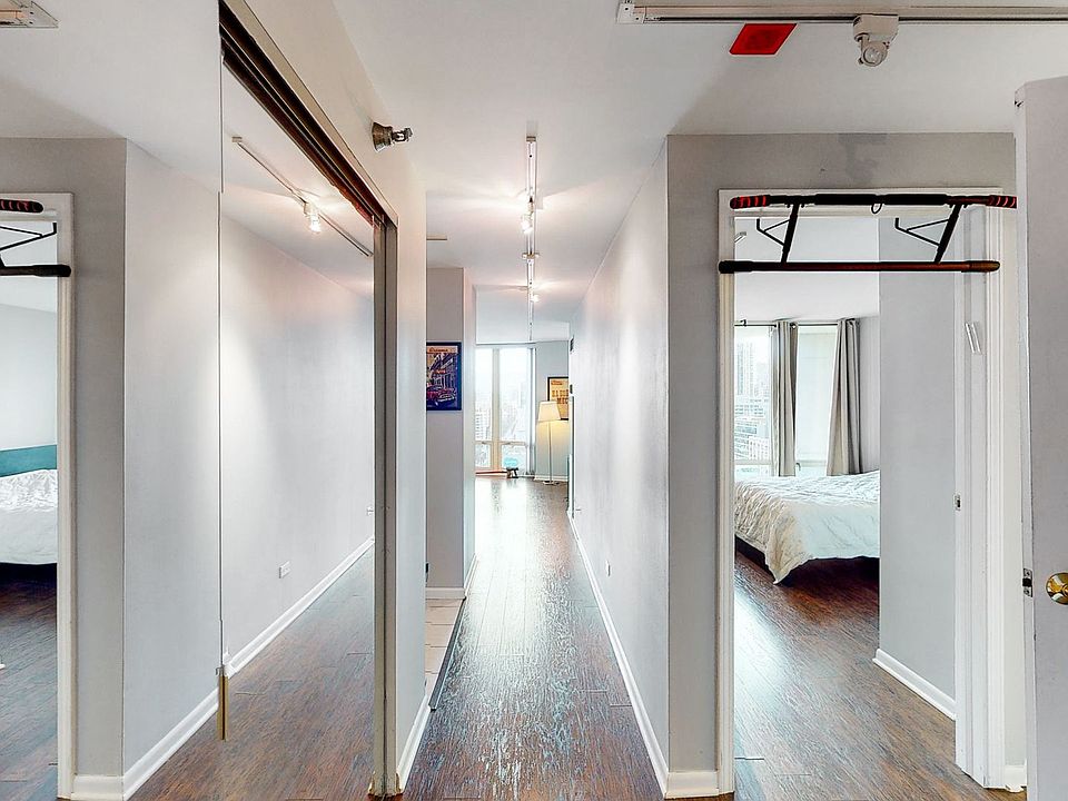 1st image of 345 N La Salle Dr APT 2302