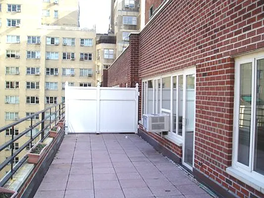 Rented by City Connections Realty | media 7