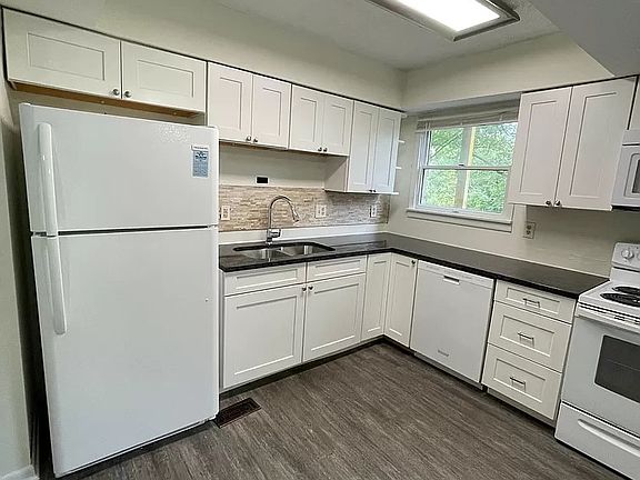 3rd image of 4735 Wynwood Ct #1
