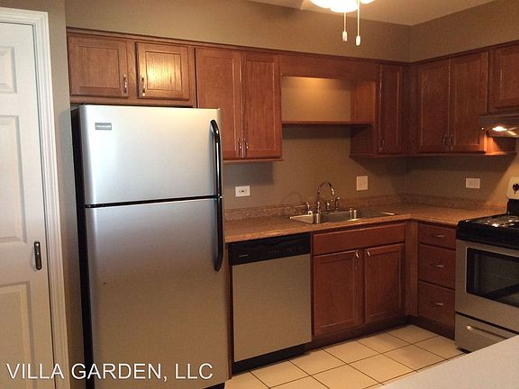 3rd image of 712 N Villa Ave APT 131