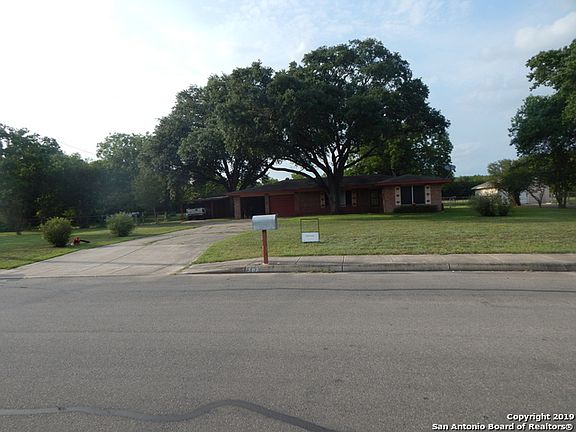 2nd image of 207 Glenoak Dr
