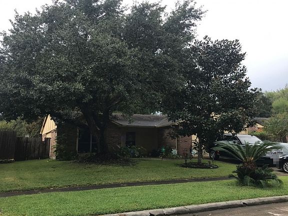 3rd image of 6810 Pickett Dr