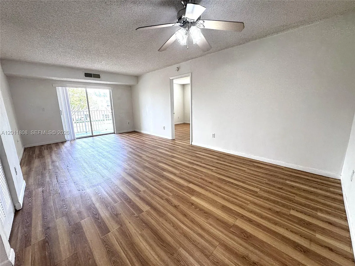 Building Photo - 8240 SW 210th St #209