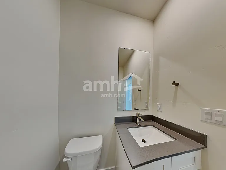 1519 N Barkvine Ave — Photo 8