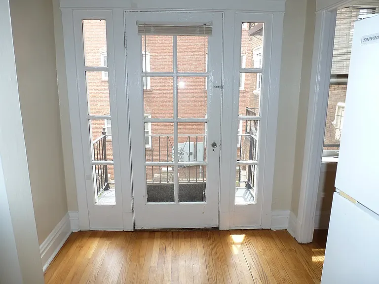 6324 Southwood Ave — Photo 4