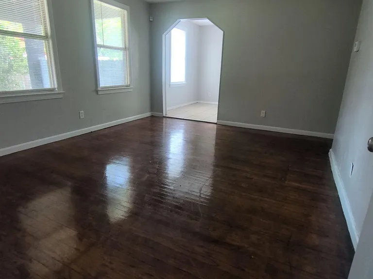 5217 Mays Dr — Photo 2