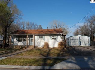 309 N 1st St, Canton, KS 67428