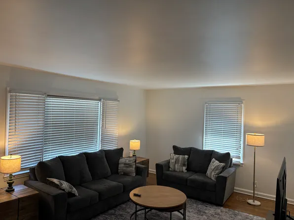 904 S 36th St #904, Omaha, NE 68105