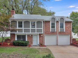 2928 NW Windsor Pl, Blue Springs, MO 64015