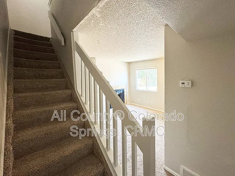 347 W Iowa Ave — Photo 9