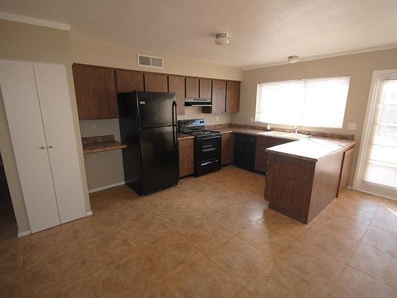 4th image of 573 W La Donna Dr