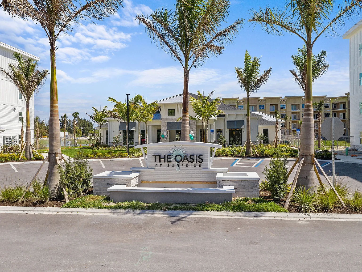 Oasis at Surfside — Photo 2